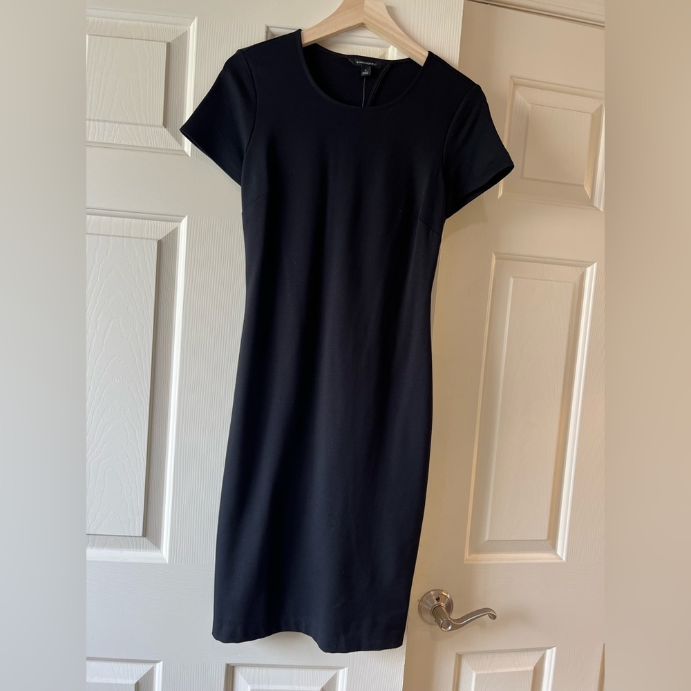 NWT Banana Republic stretch knit little black dress with twist opening Size 4